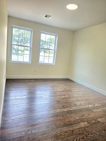135 1st Avenue, Cranston, RI 02910