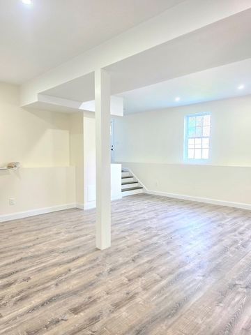135 1st Avenue, Cranston, RI 02910