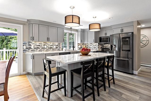 65 Kings Row Dr, Dennis, MA 02641