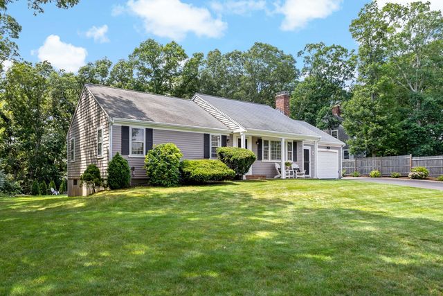 65 Kings Row Dr, Dennis, MA 02641