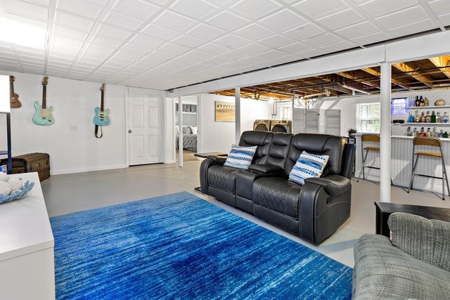 65 Kings Row Dr, Dennis, MA 02641