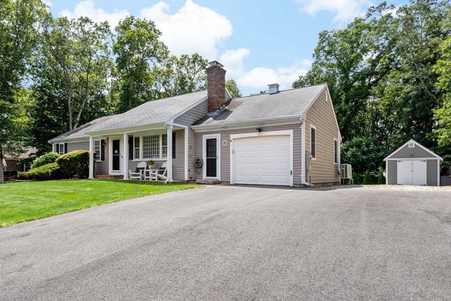 65 Kings Row Dr, Dennis, MA 02641