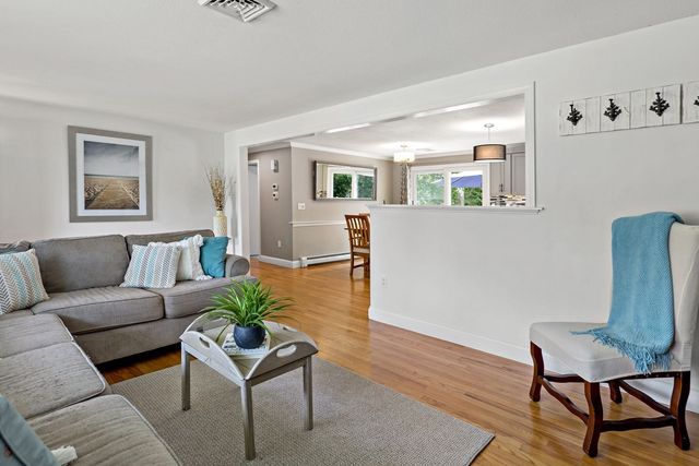 65 Kings Row Dr, Dennis, MA 02641