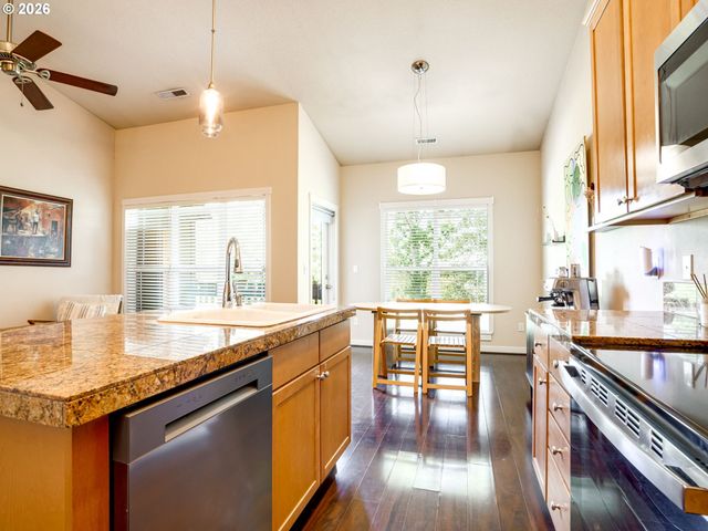 8996 Se CHLOE Ln, Happy Valley, OR 97086