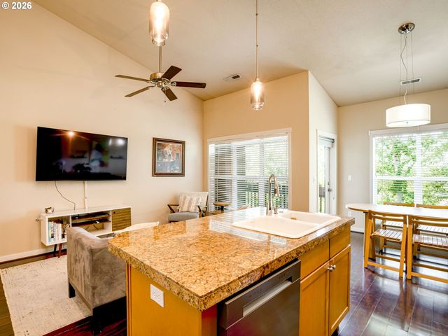 8996 Se CHLOE Ln, Happy Valley, OR 97086