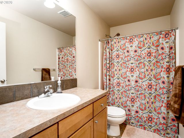 8996 Se CHLOE Ln, Happy Valley, OR 97086