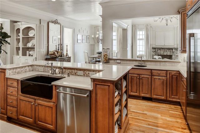 1005 Heards Ferry Road, Atlanta, GA 30328