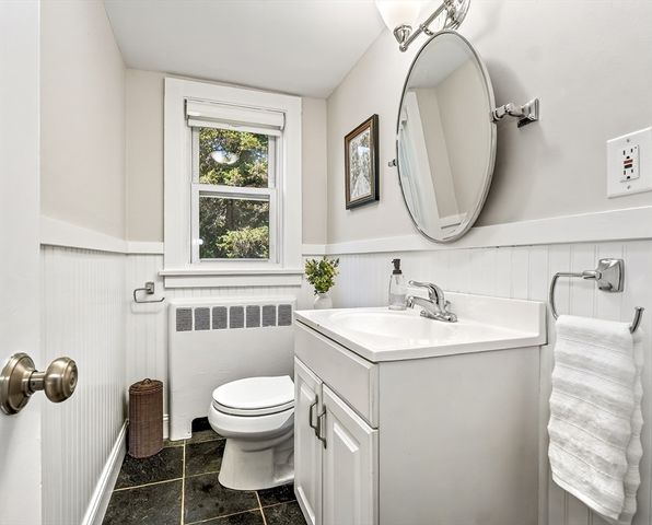 2 Carlisle Rd 2, Bedford, MA 01730