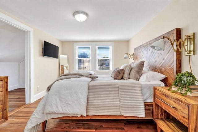 2 Carlisle Rd 2, Bedford, MA 01730