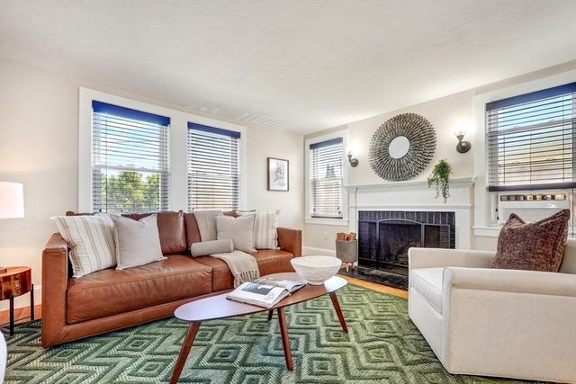 2 Carlisle Rd 2, Bedford, MA 01730