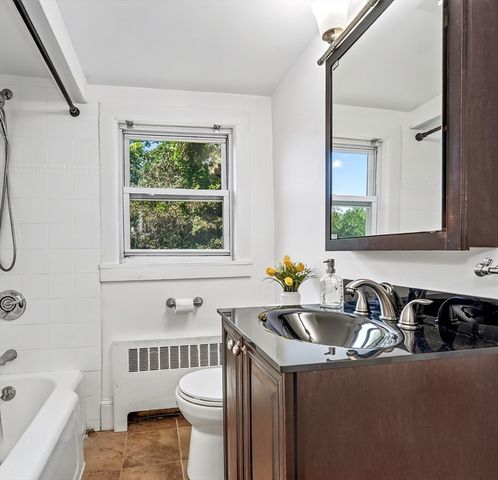 2 Carlisle Rd 2, Bedford, MA 01730
