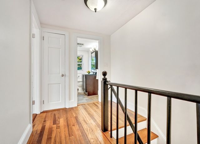 2 Carlisle Rd 2, Bedford, MA 01730