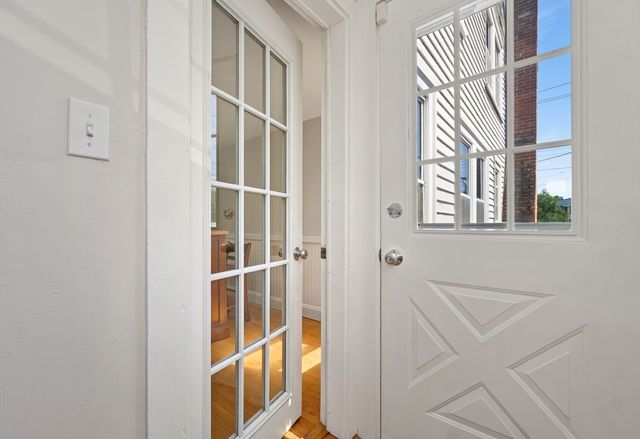2 Carlisle Rd 2, Bedford, MA 01730