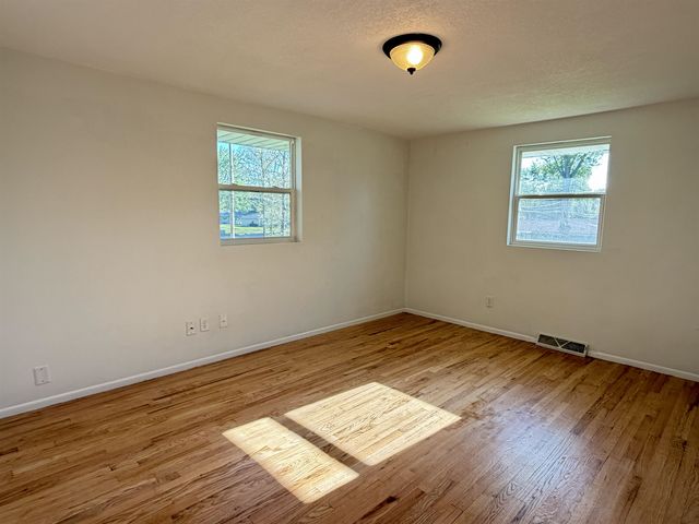 5010 Roberta Drive, Fort Wayne, IN 46806