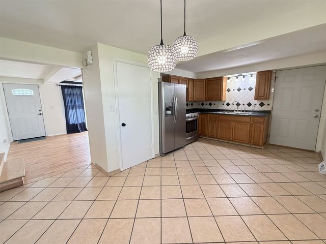 5010 Roberta Drive, Fort Wayne, IN 46806