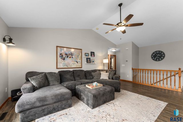 1305 S Fernwood Ave Avenue, Brandon, SD 57005