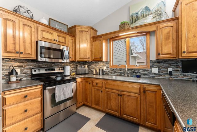 1305 S Fernwood Ave Avenue, Brandon, SD 57005