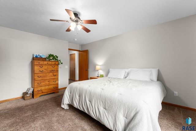 1305 S Fernwood Ave Avenue, Brandon, SD 57005