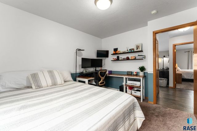 1305 S Fernwood Ave Avenue, Brandon, SD 57005