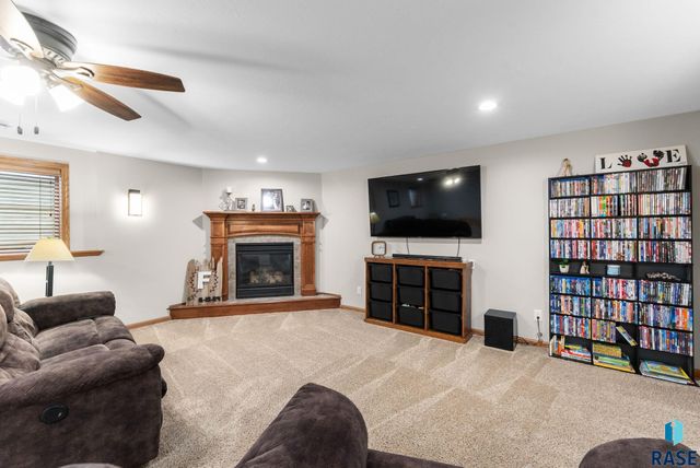 1305 S Fernwood Ave Avenue, Brandon, SD 57005