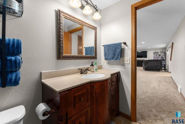 1305 S Fernwood Ave Avenue, Brandon, SD 57005