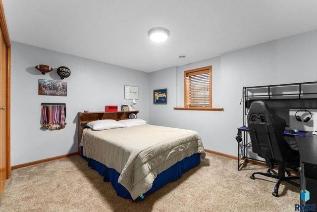 1305 S Fernwood Ave Avenue, Brandon, SD 57005