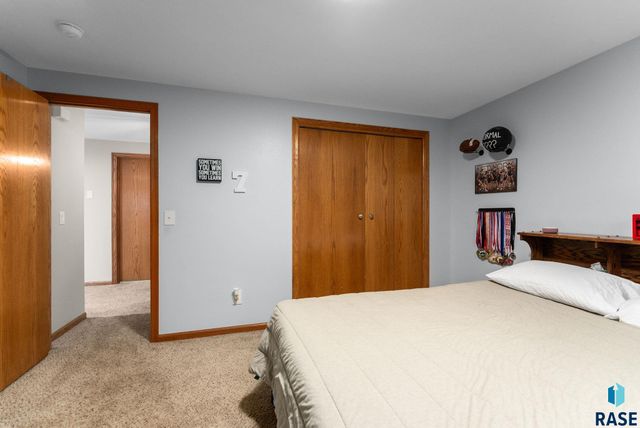 1305 S Fernwood Ave Avenue, Brandon, SD 57005