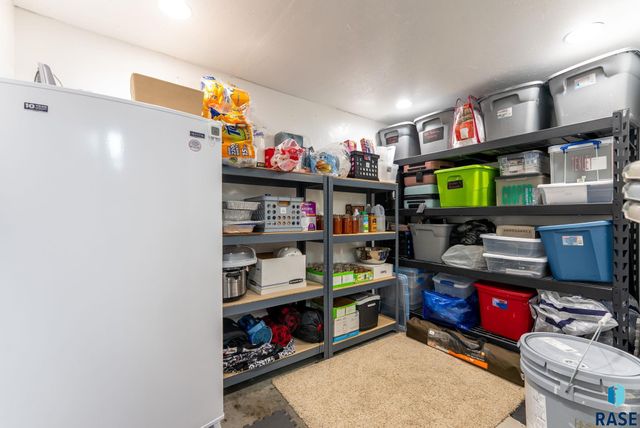 1305 S Fernwood Ave Avenue, Brandon, SD 57005