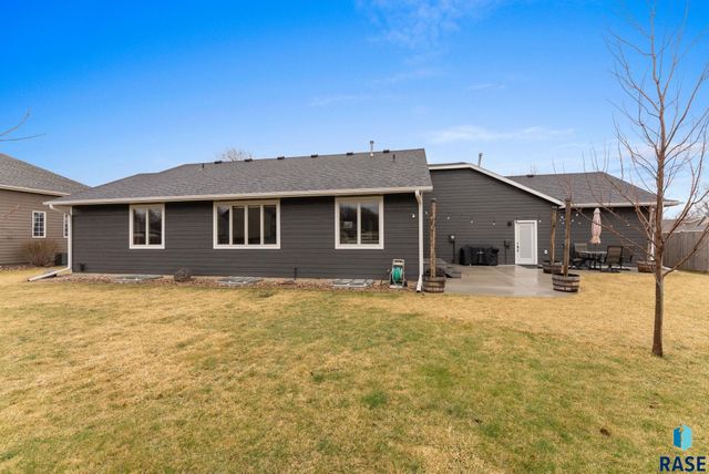 1305 S Fernwood Ave Avenue, Brandon, SD 57005