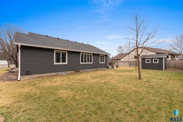 1305 S Fernwood Ave Avenue, Brandon, SD 57005