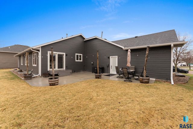 1305 S Fernwood Ave Avenue, Brandon, SD 57005