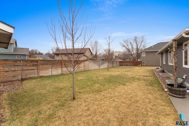 1305 S Fernwood Ave Avenue, Brandon, SD 57005