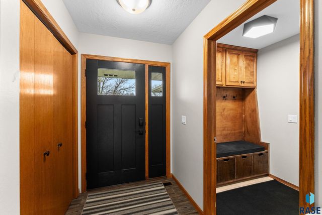 1305 S Fernwood Ave Avenue, Brandon, SD 57005