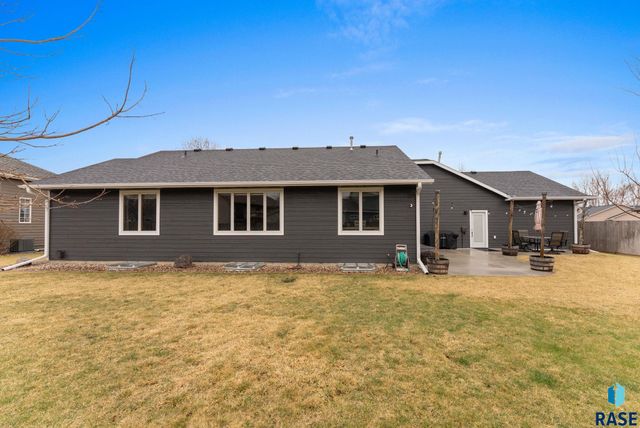1305 S Fernwood Ave Avenue, Brandon, SD 57005