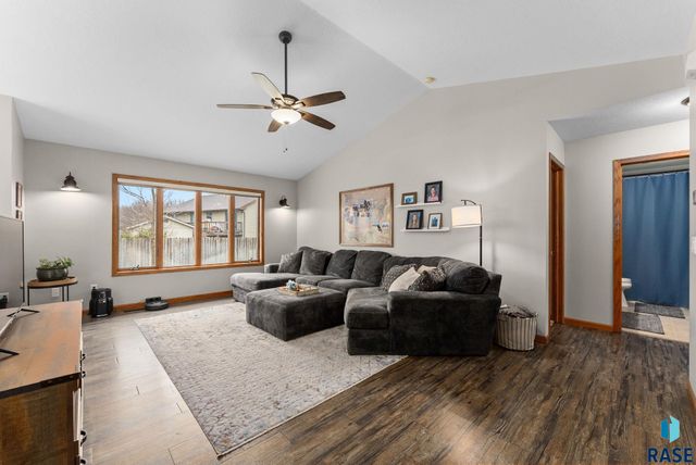 1305 S Fernwood Ave Avenue, Brandon, SD 57005