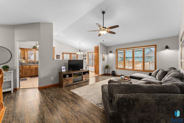 1305 S Fernwood Ave Avenue, Brandon, SD 57005