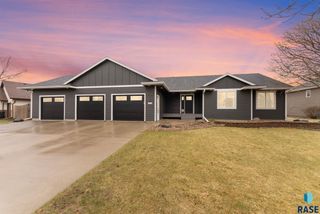 1305 S Fernwood Ave Avenue, Brandon, SD 57005