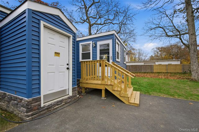 700 Hallock Avenue, Port Jefferson Station, NY 11776