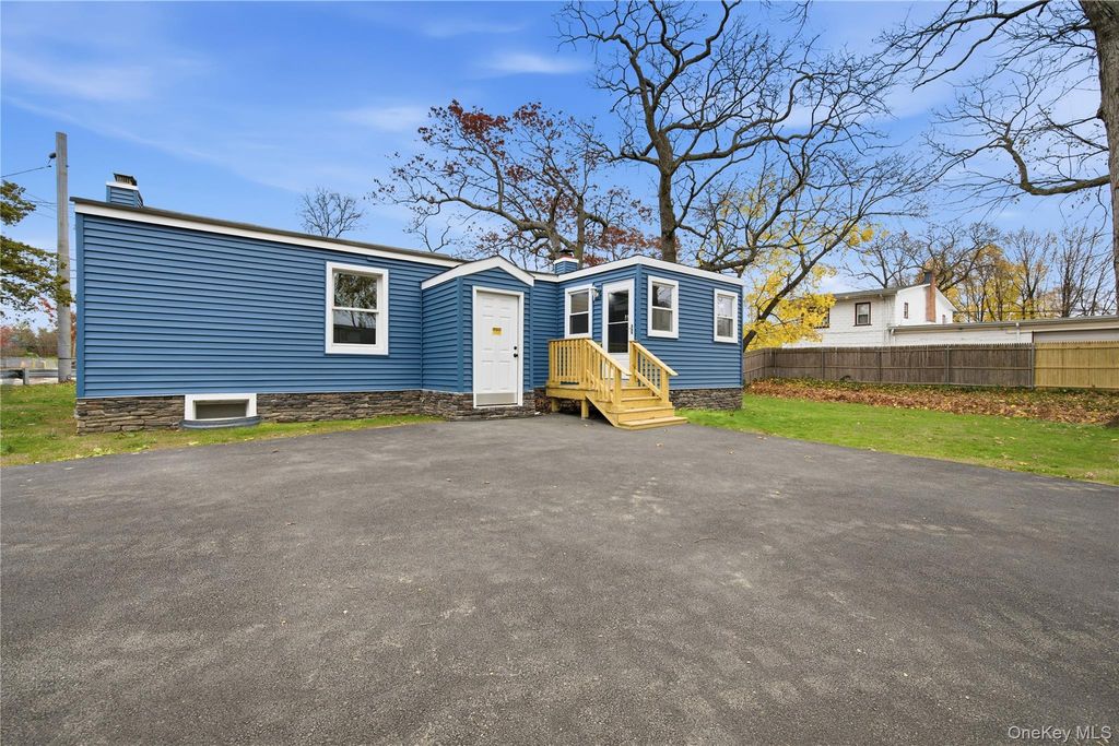 700 Hallock Avenue, Port Jefferson Station, NY 11776