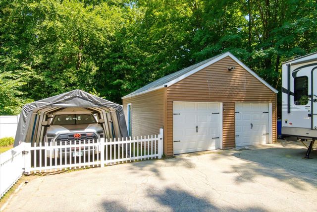 30 Danis Park Road, Goffstown, NH 03045