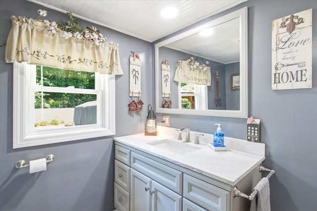 30 Danis Park Road, Goffstown, NH 03045