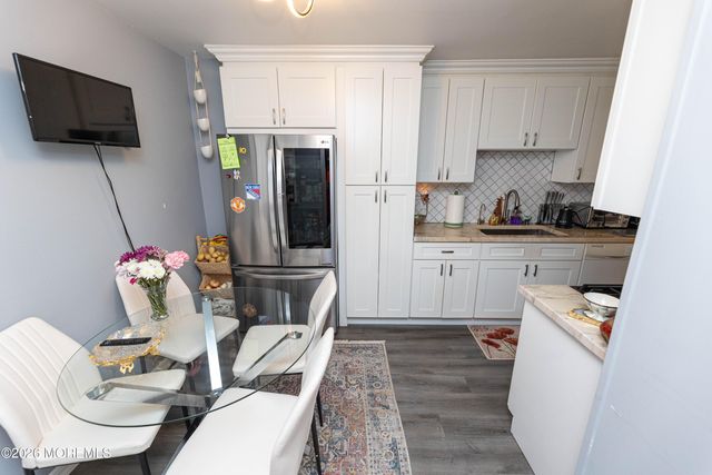 276 Longwood Drive 27-6, Englishtown, NJ 07726