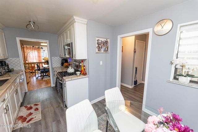276 Longwood Drive 27-6, Englishtown, NJ 07726