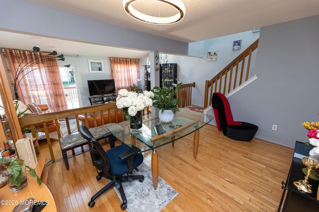 276 Longwood Drive 27-6, Englishtown, NJ 07726