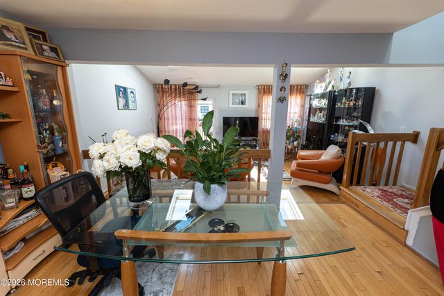 276 Longwood Drive 27-6, Englishtown, NJ 07726