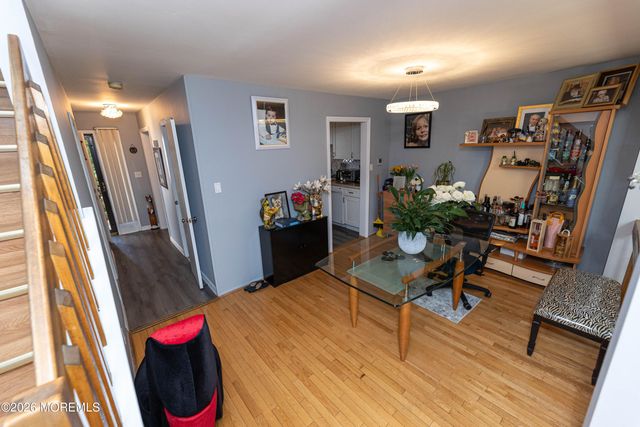 276 Longwood Drive 27-6, Englishtown, NJ 07726