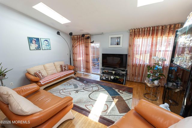 276 Longwood Drive 27-6, Englishtown, NJ 07726
