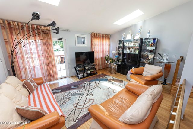 276 Longwood Drive 27-6, Englishtown, NJ 07726