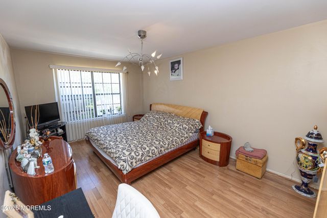 276 Longwood Drive 27-6, Englishtown, NJ 07726