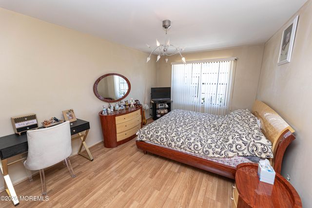 276 Longwood Drive 27-6, Englishtown, NJ 07726